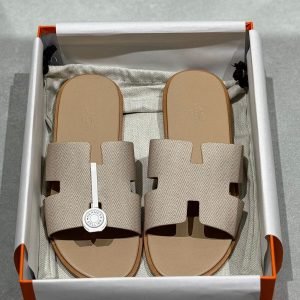 Hermes slipper for men | 450 AED