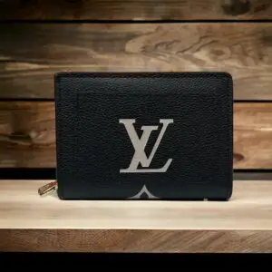 LOUSE VUITTON