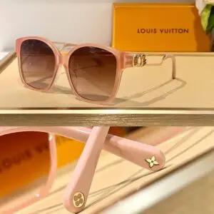 LOUSE VUITTON