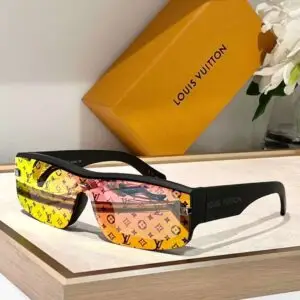 LOUSE VUITTON
