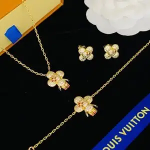 LOUSE VUITTON