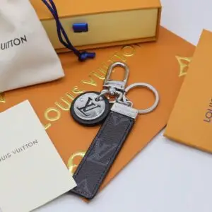 LOUSE VUITTON