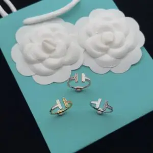 TIFFANY &CO