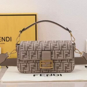 FENDI Baguette Bag