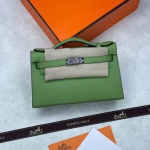 Hermès Leather Trendy Tote Handbag