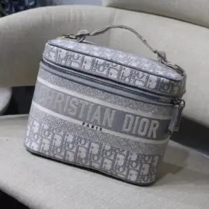 TRAVEL VANITY BAG - Dubai Fashion LUX